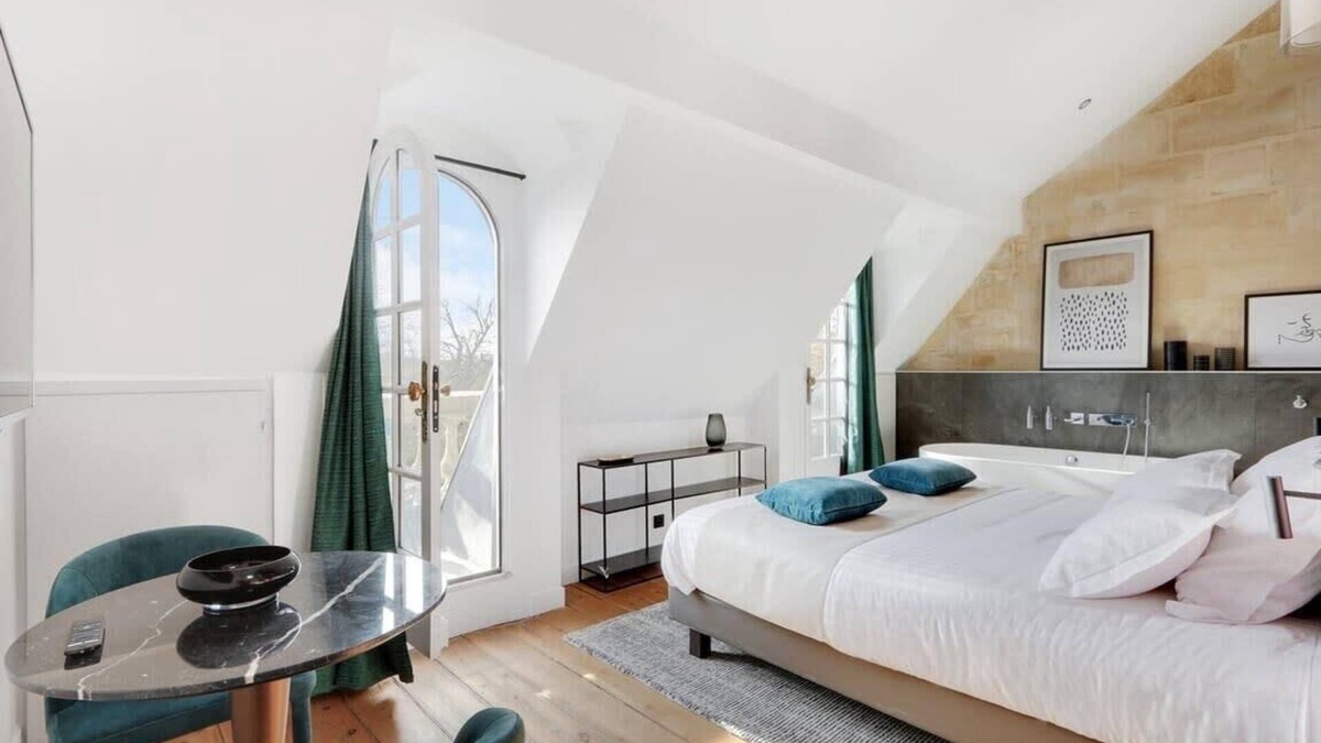 Grand Parc-Paul Doumer Apartment | Labruyère House - Cosy Garden Suite