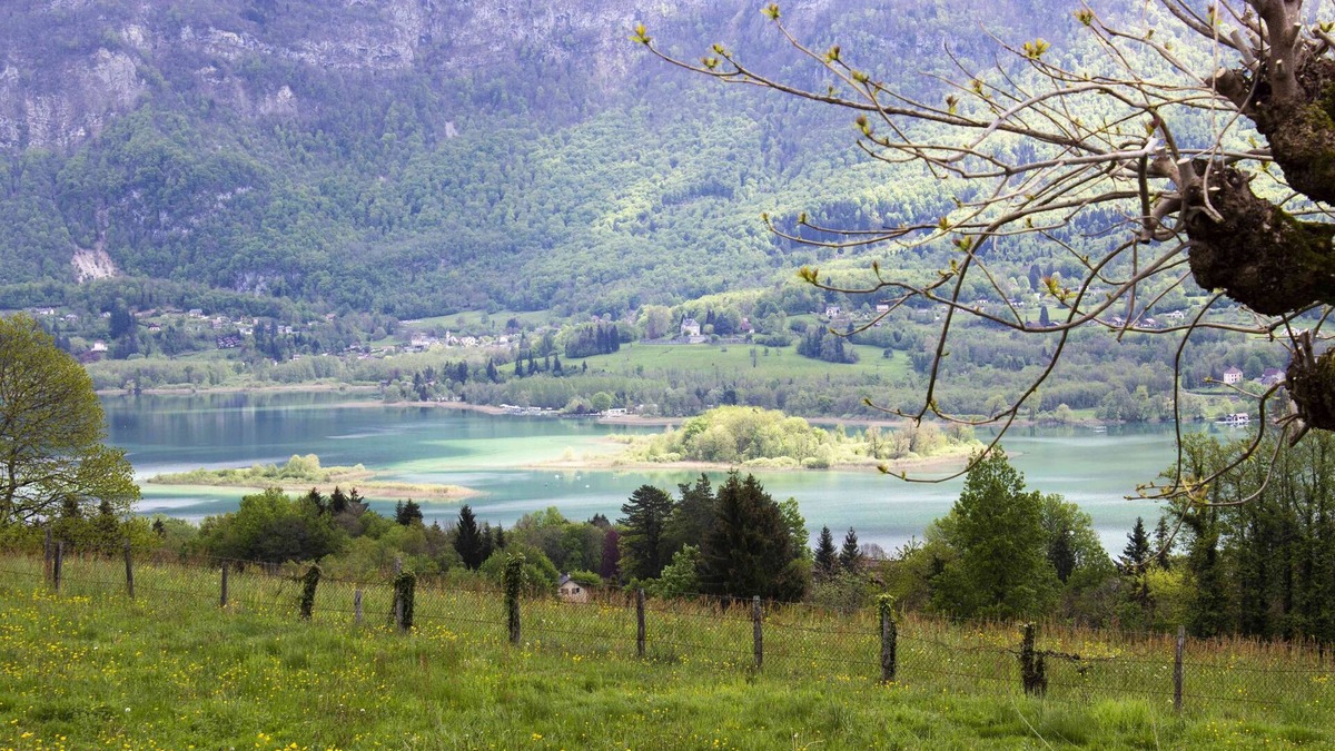 Saint-Alban-de-Montbel House | Lac Aiguebelette Soukavati 2 Pers vue Calme Breathtaking View Aiguebelette