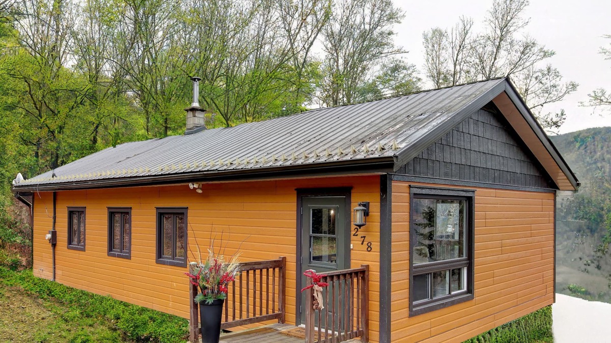 Amherst Ski Chalet | Lac Brochet ☼ Ski Mont-Tremblant ♥ Spa 4 Seasons ♫