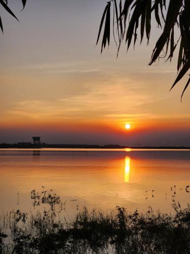 Vinh Cuu Other | Lac Glamping Trian Lake