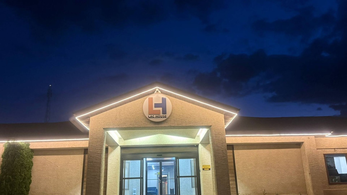 Lac du Bonnet Hotel | Lac House Inn