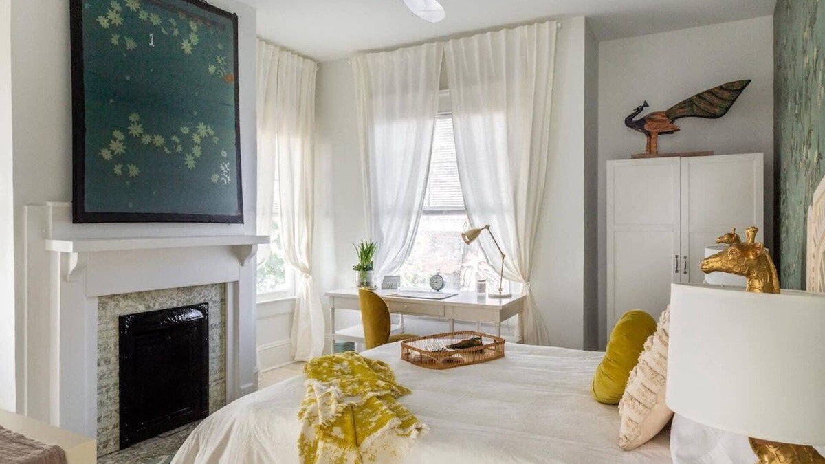 Inman Park Apartment | Lace and Leather by Minty Living