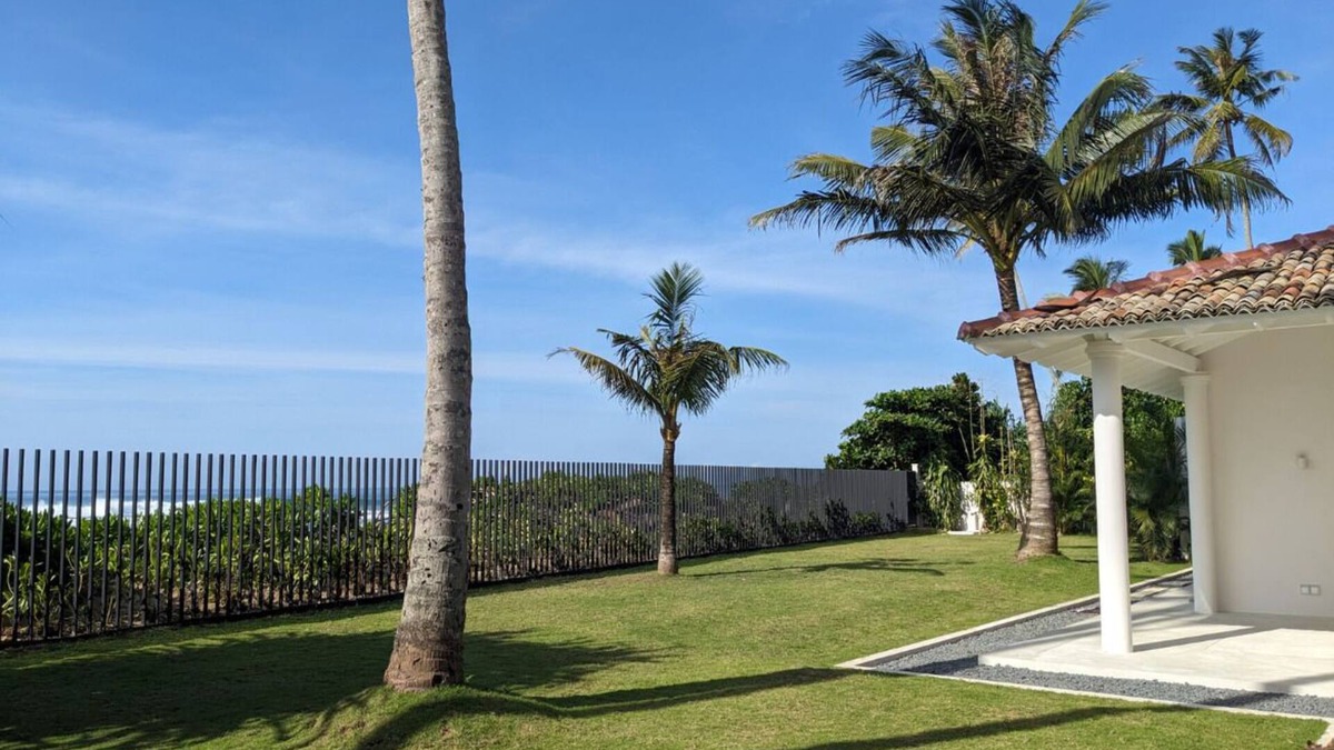 Midigama Villa | Lace House - stylish beach villa with surf access. pool and full staff