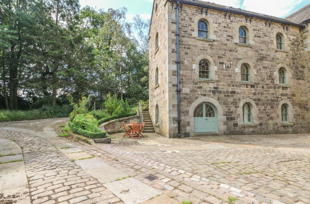 Longnor Apartment | Lacewood