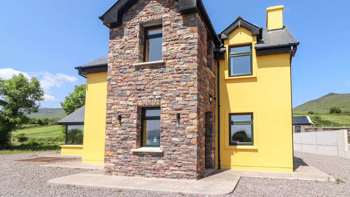 Banna House | LACK COTTAGE, family friendly, with open fire in Camp, County Kerry