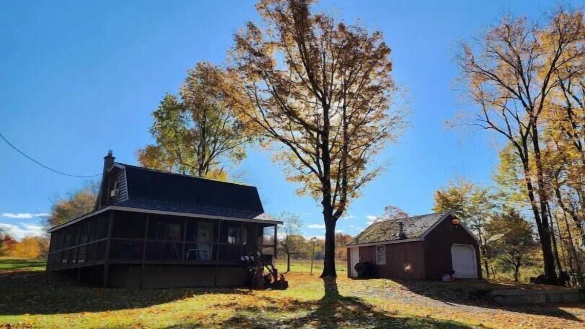 Thompson Cottage | Lackawanna Lodge - Cozy two bedroom cottage