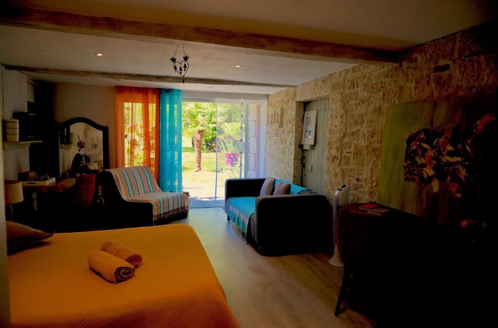 Sainte-Colombe-en-Bruilhois House | LACOSTE
