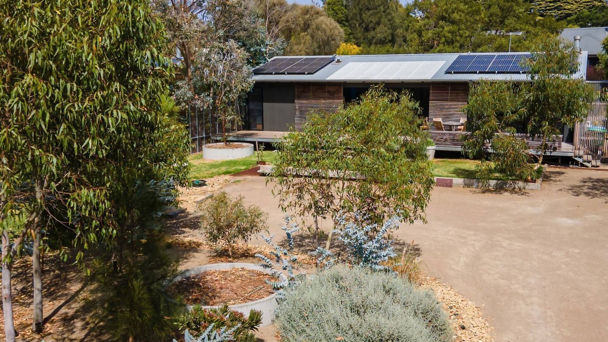 Flinders House | Lady Abigail in Flinders