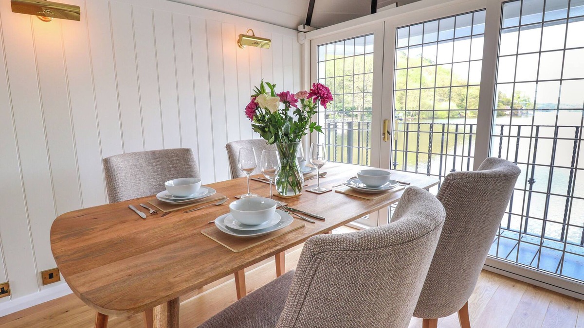 Horton Cottage | Lady Of The Lake