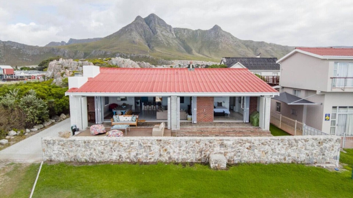Kleinmond House | Lady Serenity | Hot tub | Ocean front