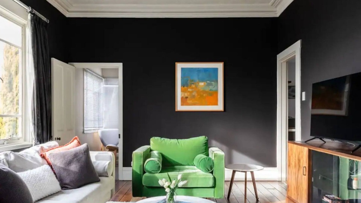 West Hobart House | Lady Victoria: Eclectic charm, walk to cafes/shops