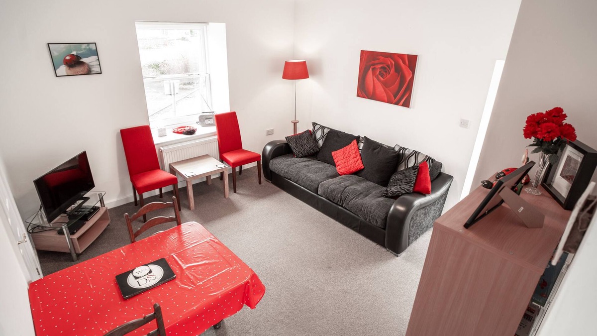 New Mills Apartment | Ladybird, New Mills, High Peak. Near train station