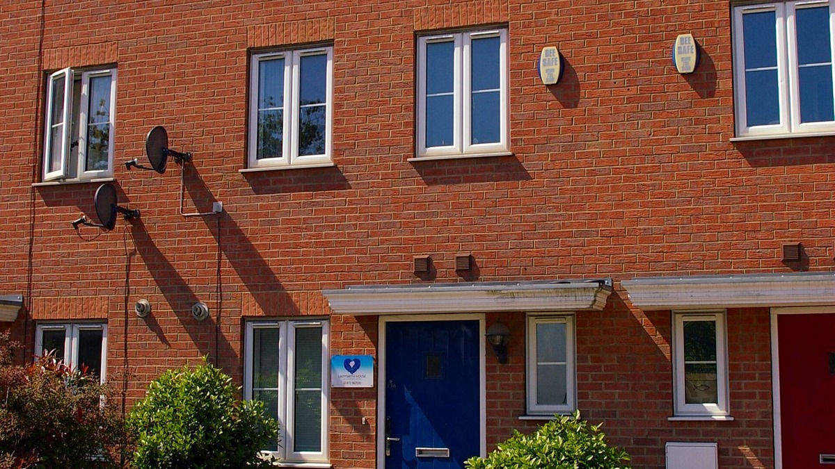 Grimsby House | Ladysmith House (4 bedrooms) Serviced Accomodation