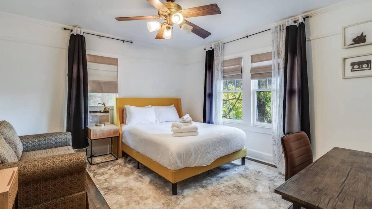 Freetown - Port Rico House | Lafayette Gem - Cozy Room in Shared Home