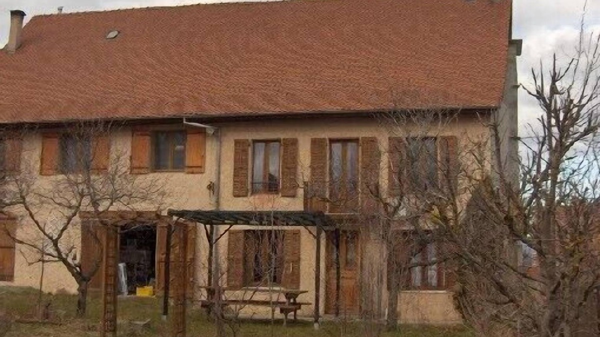 Poligny House | Laforest cottage: semi-detached house in renovated farmhouse