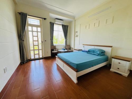 Tan Thuan Dong House | LagaLae Your Homes
