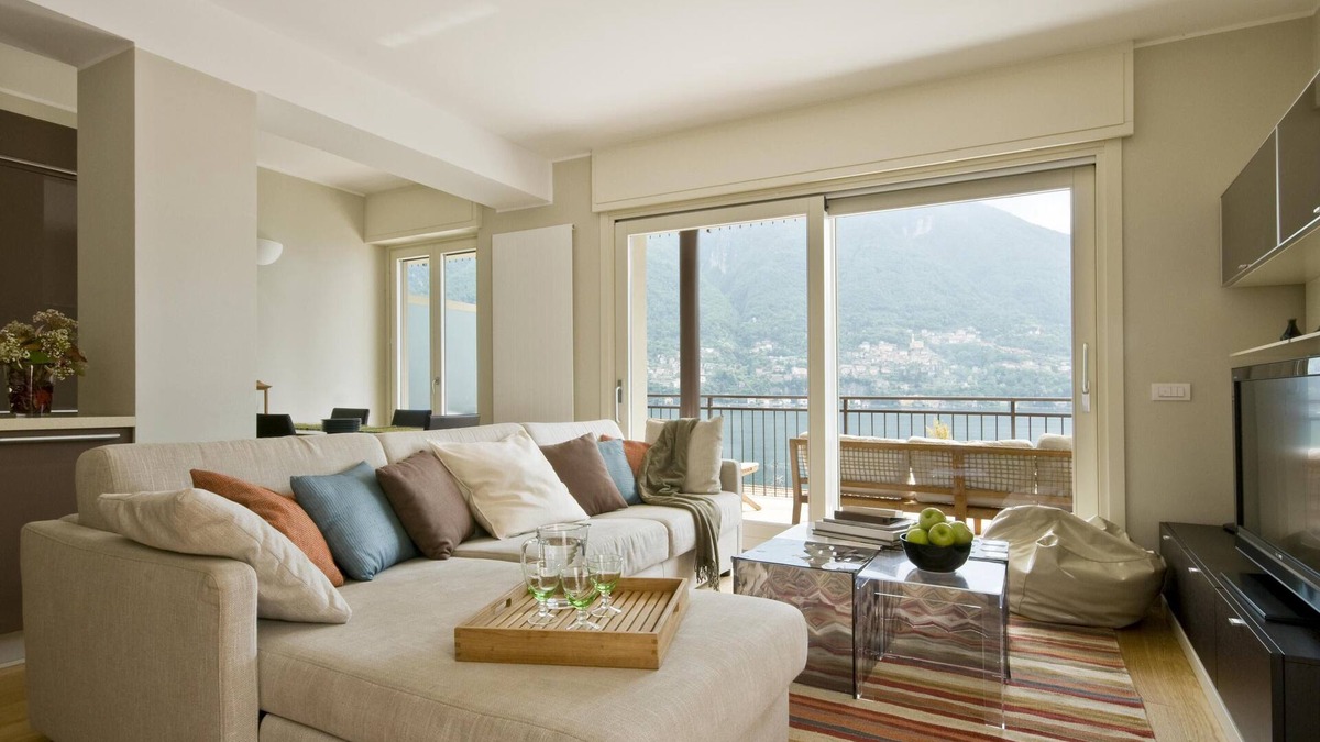 Laglio Apartment | Laglio executive Lake View Garden Apartment with Pool by Italian Apartments.