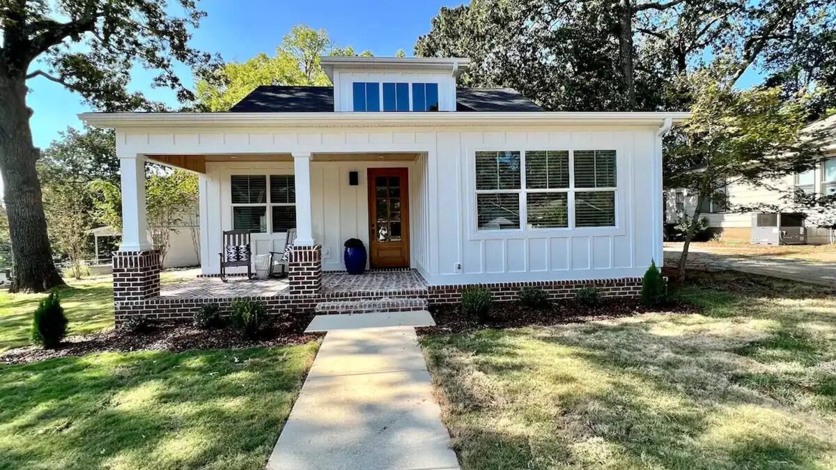 Florence House | Lagniappe in Florencenn