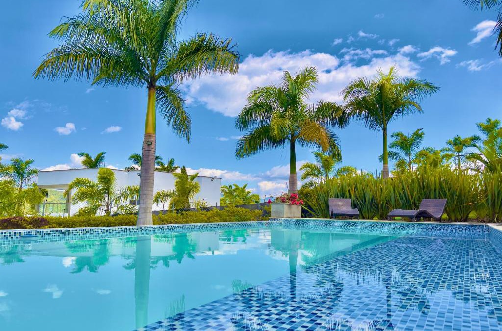 Calima Villa | Lago Calima Bliss: Secret Garden Paradise in Darien
