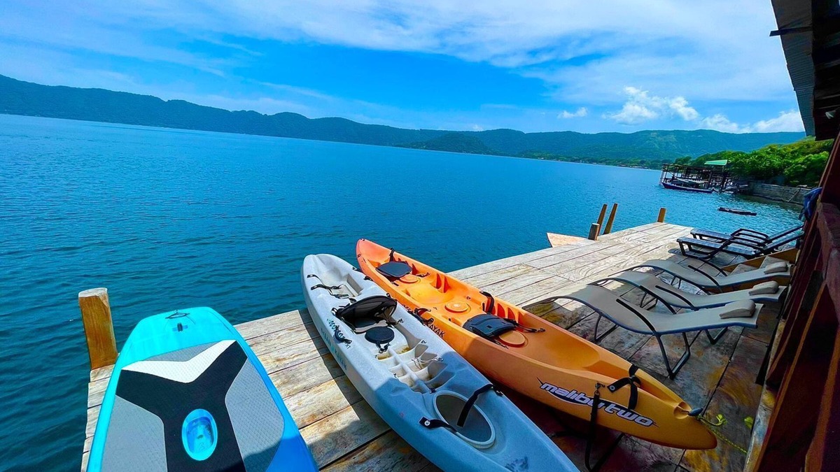Coatepeque House | LAGO DE COATEPEQUE , CASA GRANDE Y SUPER COMODA, VEN Y DISFRUTA TUS VACACIONES!