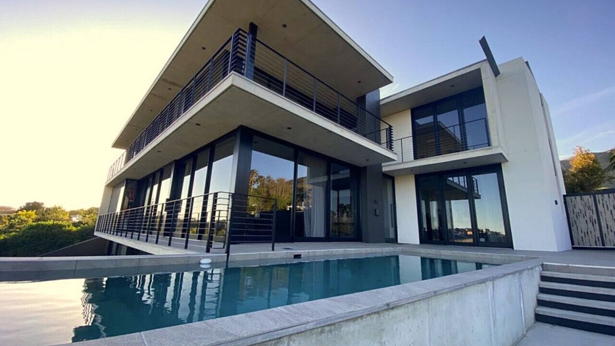 Onrus House | Lagoon House | Lagoon view | Heated pool
