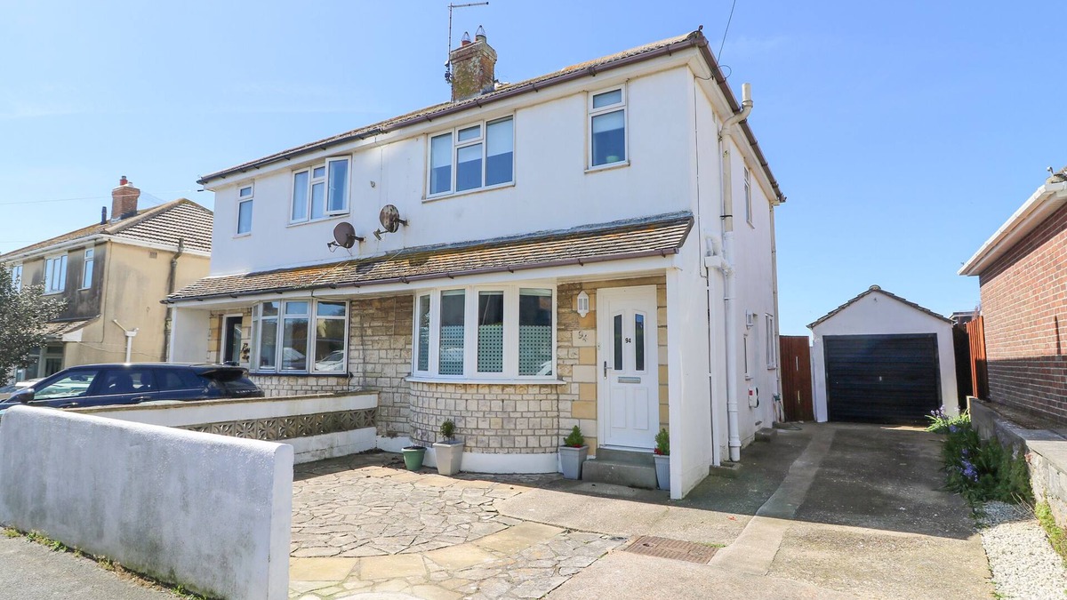 Wyke Regis House | LAGOON VIEW, pet friendly, with a garden in Wyke Regis