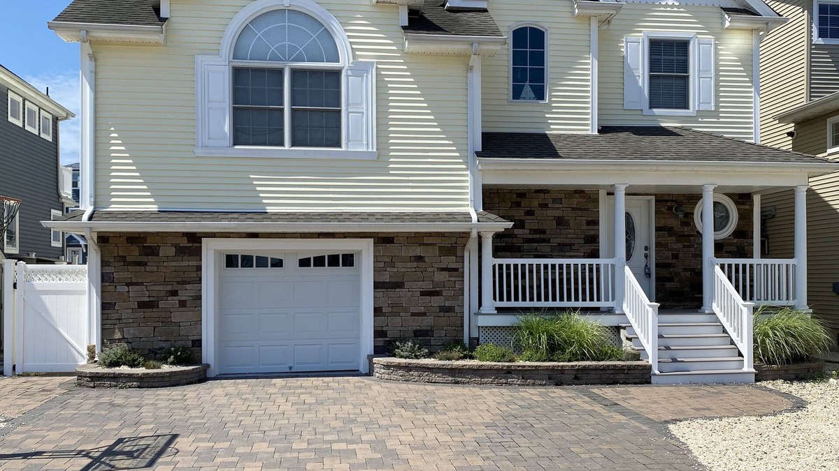 Beach Haven West House | Lagoon Waterfront Family Getaway !