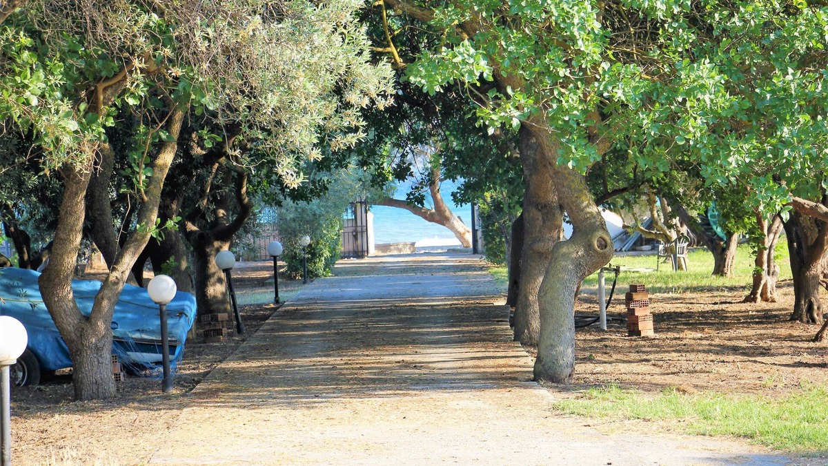 Amarinthos Villa | Lagouti seaside villa