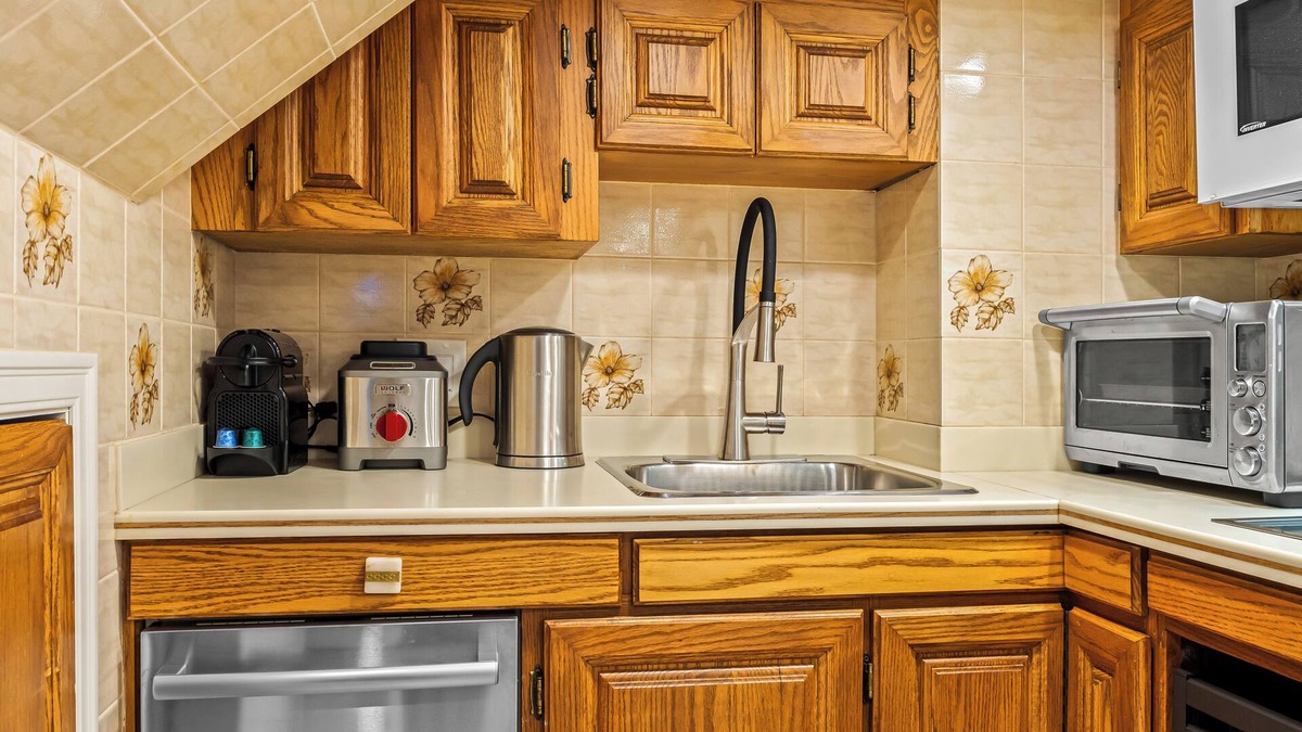 Shaughnessy House | LaGrande Suite | Sauna | 2 Bikes| Prefect Getaway!