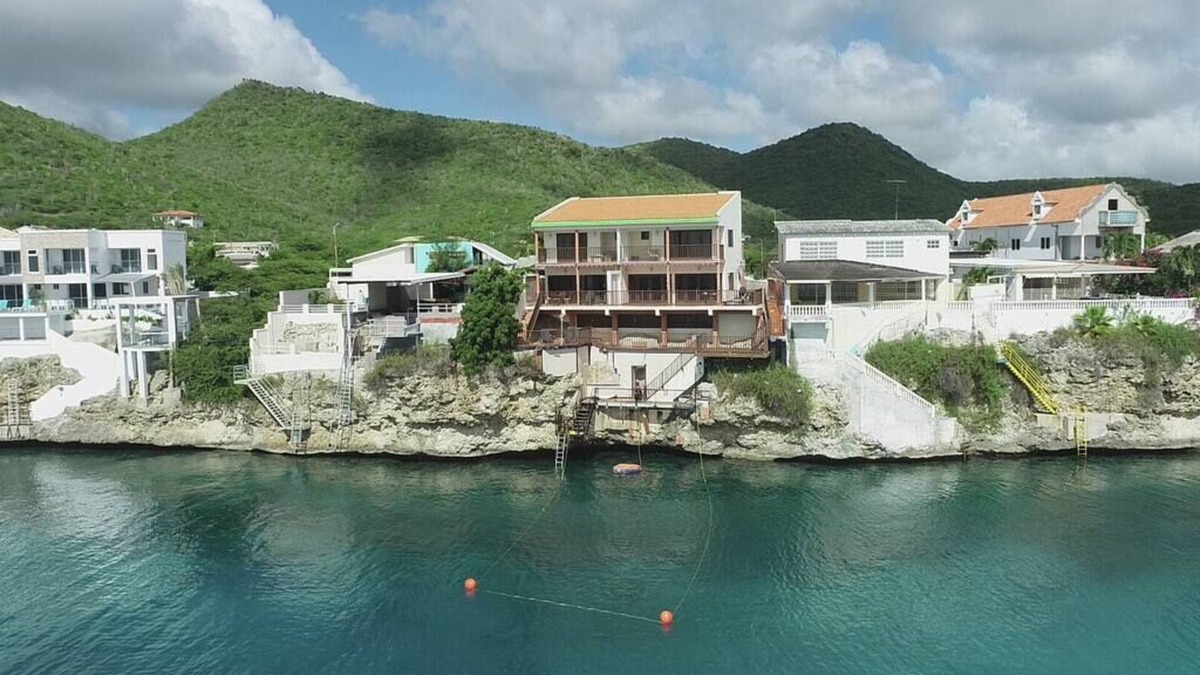 Lagun Villa | Lagun Ocean View Villa with Own Private Beach