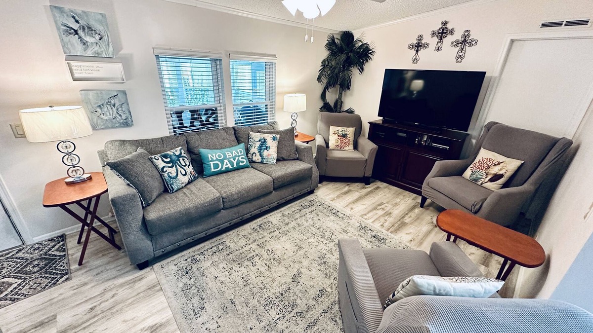 Laguna Beach House | Laguna Beach Refuge! 2bed/2bath Quiet Deeded Beach!