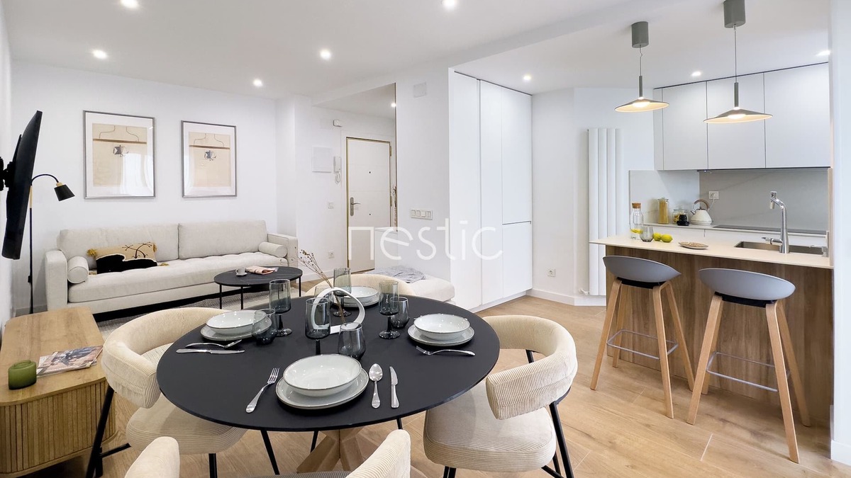 Nino Jesus Apartment | LAGUNARIA - Apartment in Retiro, Madrid by NESTIC