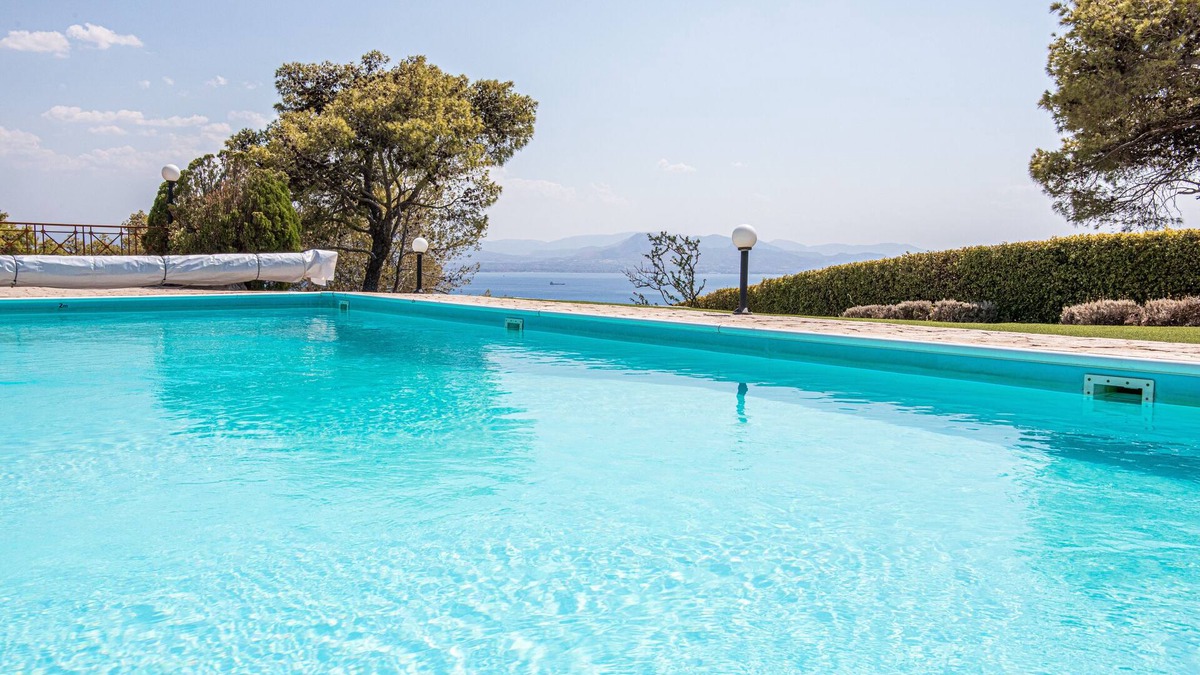 Loutraki-Agioi Theodoroi Villa | Lahtagas Estate with private swimming pool