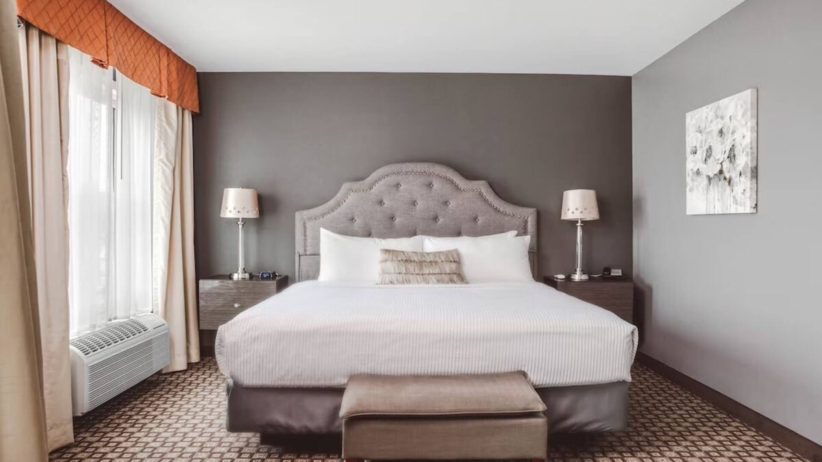 Zion Hotel | Laid-Back Comfort w/Firepits, Books, Gym & Morning Breakfast Buffet