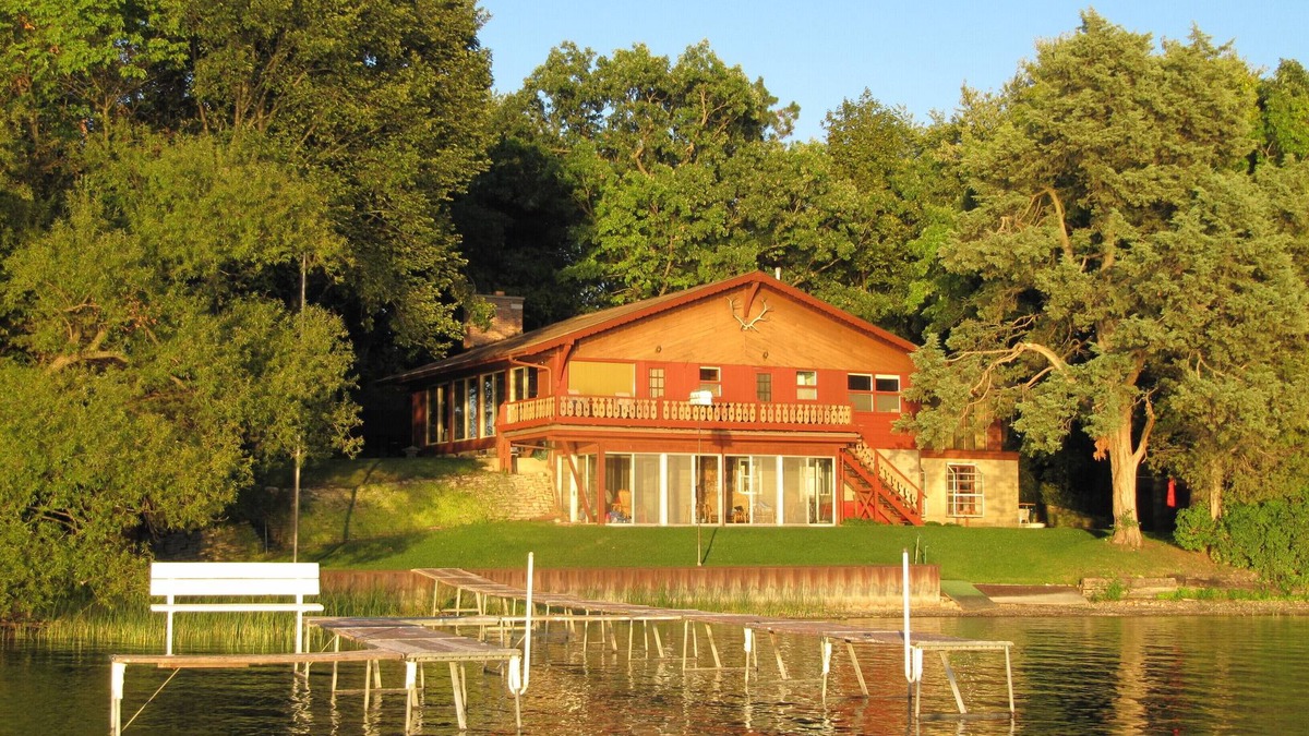 Powers Lake House | Laid Back Lakefront Cottage-Family Fun on Powers Lake