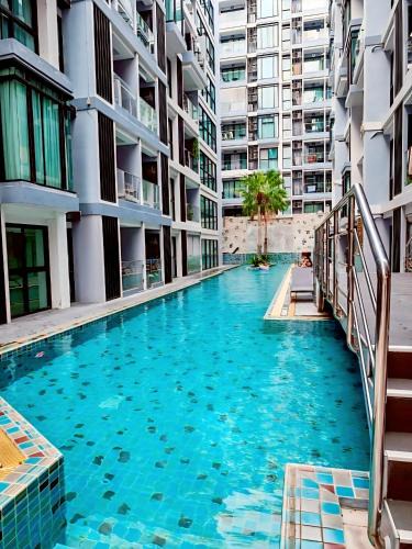 Pratumnak Hill Apartment | Laid back tropical garden Pattaya