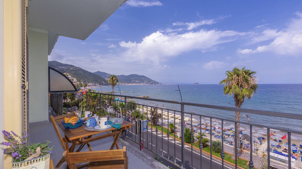 Laigueglia Apartment | Laigueglia Beach, Laigueglia, Italy