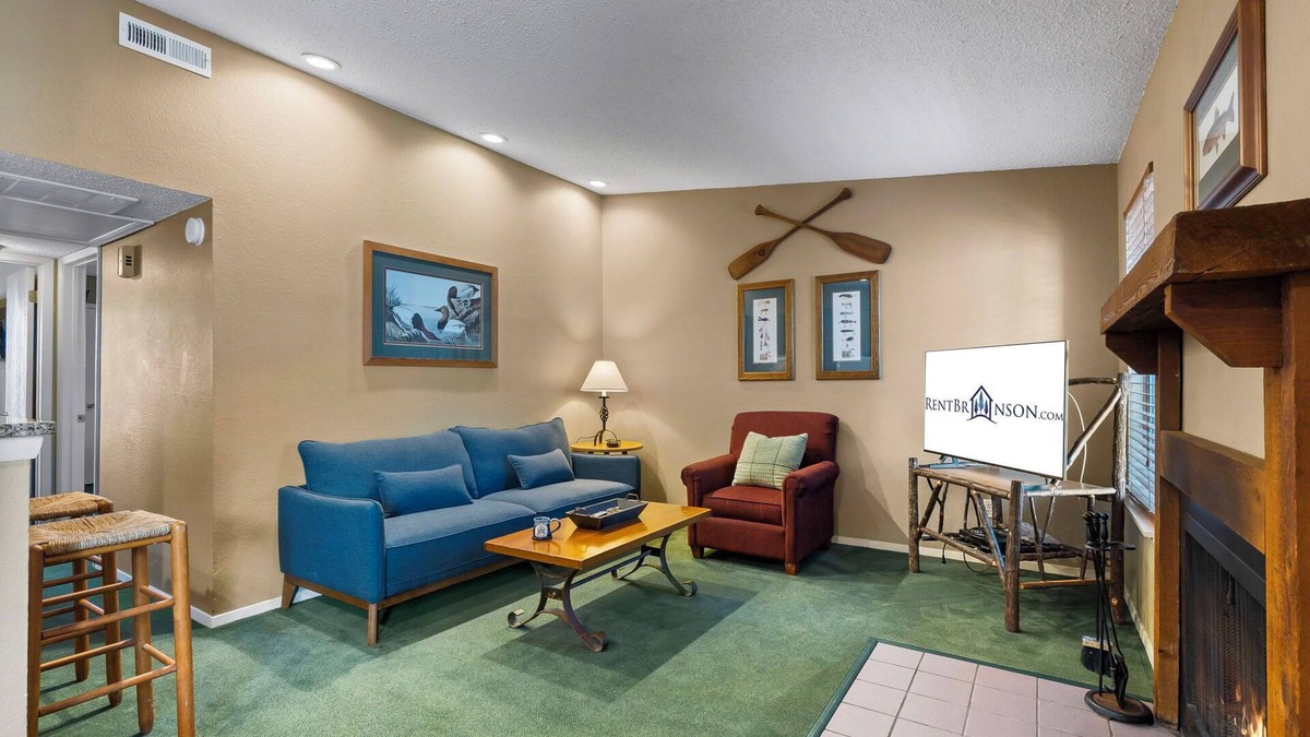 Ponce De Leon House | Lake Access-Boat Slip-Cozy 2 Bedroom Bungalow w Free Daily Attraction Tickets