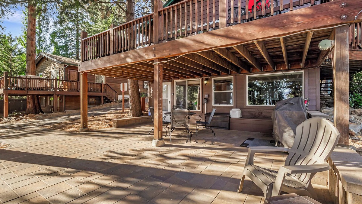 Peninsula Village Cabin | Lake Almanor Escape 6: Perfect Lakeside Resort