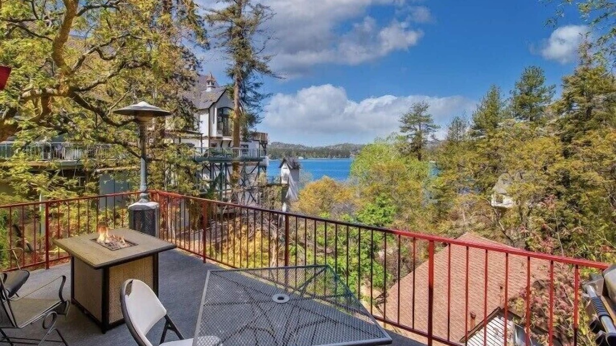 Cedar Glen Cabin | Lake Arrowhead Lakefront Cabin! Sunset views, swim, beach concerts & outlets.