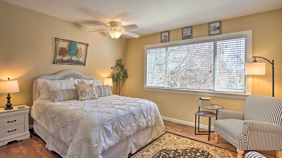 Lake Arrowhead Apartment | Lake Arrowhead Studio Near Hiking w/Hot Tub