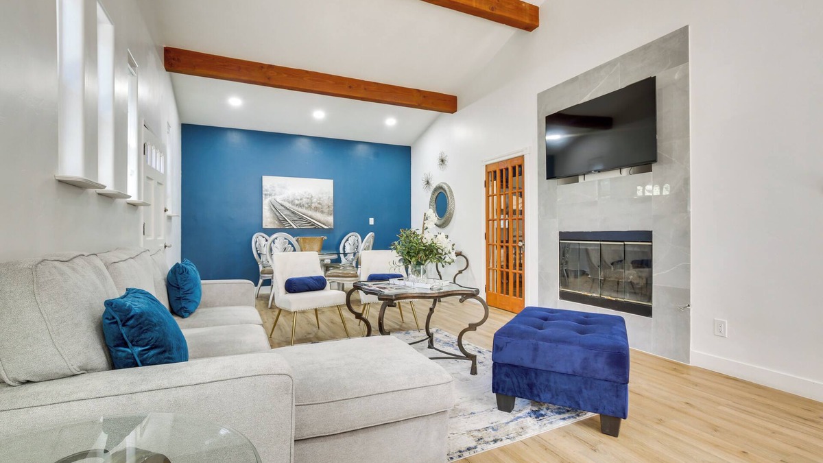 Arrowhead Villas House | Lake Arrowhead Hideaway w/Deck & Hot Tub