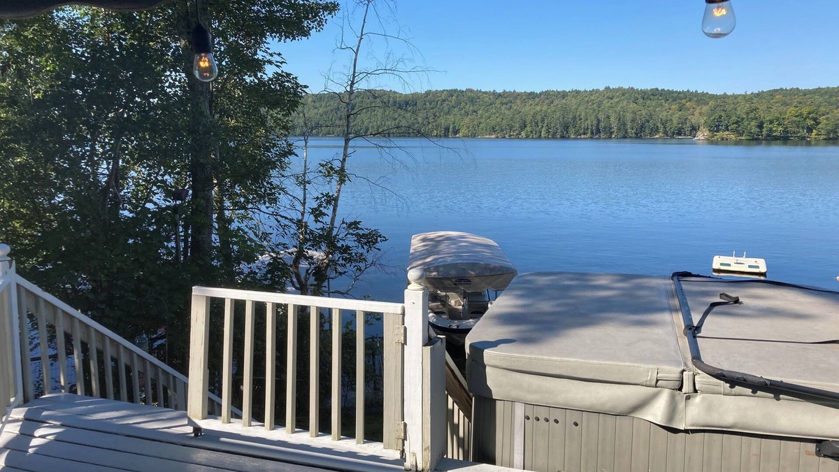 Crystal Beach House | Lake Bomoseen cozy 4 season Lakefront Home