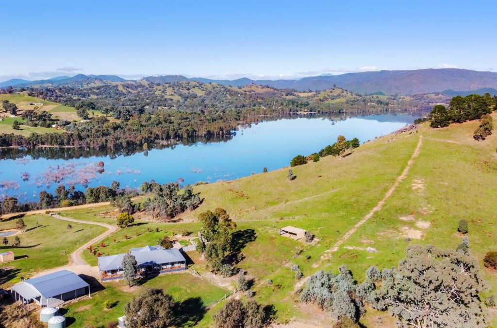 Mansfield House | Lake Breeze