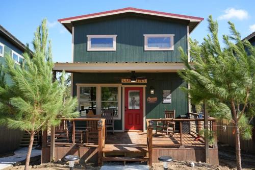 Bridgeport House | Lake Bridgeport - Spacious Cabin Hot Tub FirePit