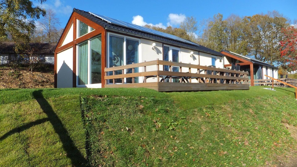 Kronenburg House | Lake Bungalow with Washer Access