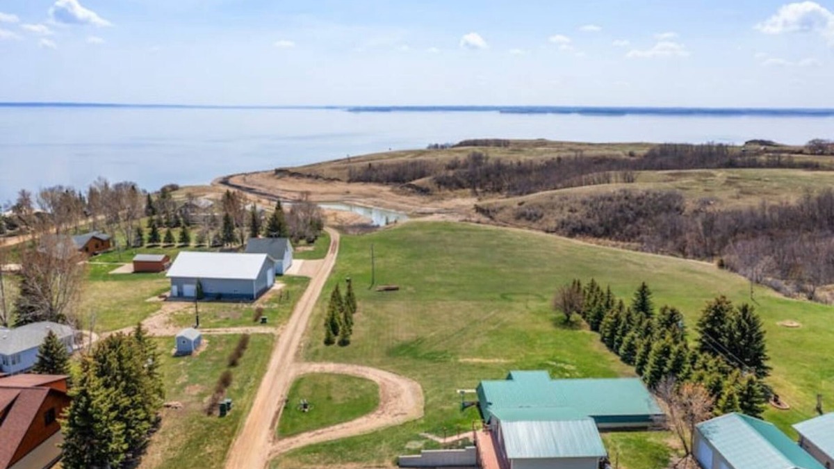 McLean County Cabin | Lake cabin in Garrison Creek (lake Sakakawea