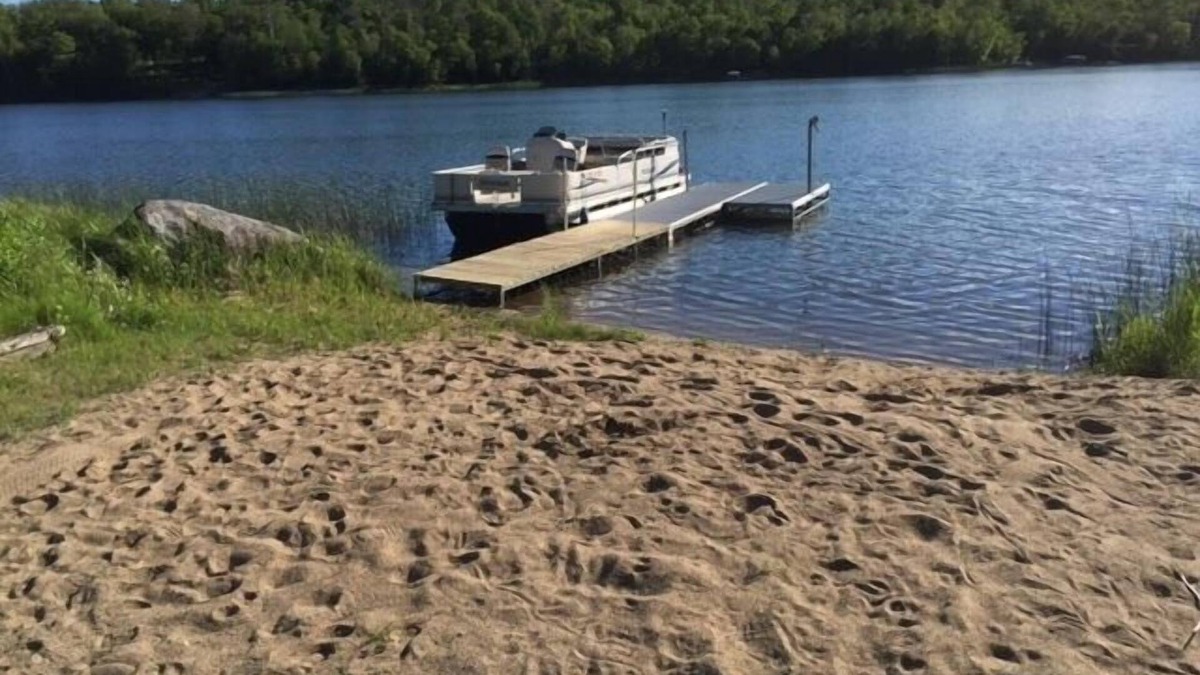 Richwood Cabin | Lake Cabin with Private Sandy Beach on Beautiful Big Sugarbush Lake