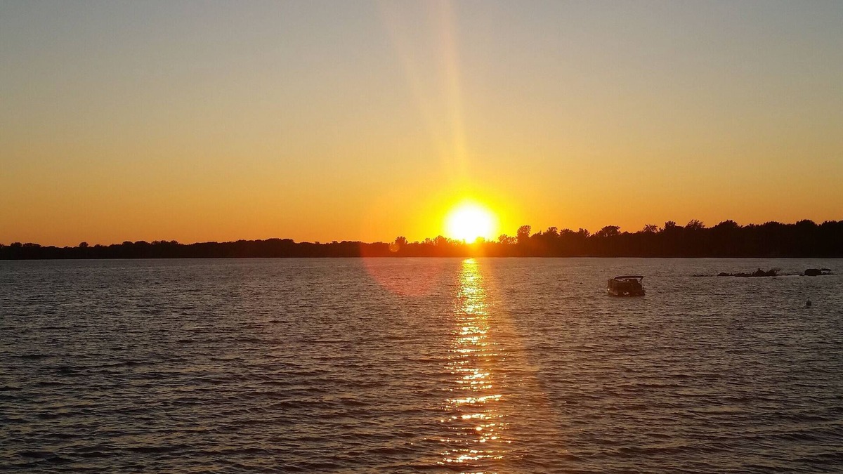 Alburg Cottage | Lake Champlain Tiny House Paradise Private & Beautiful!