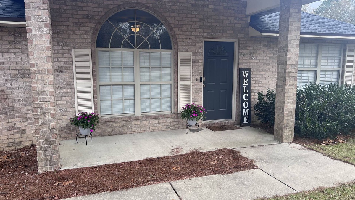 Lake City House | Lake City Luxury, Brand New Listing . 8 mins to heart of Lake City